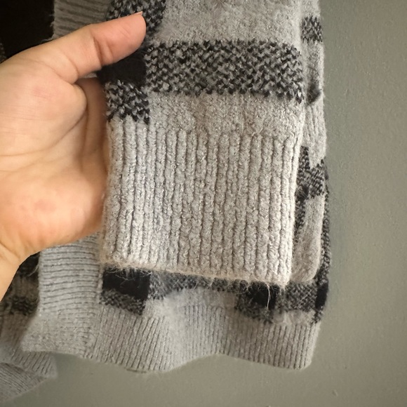 L plaid cardigan with hoodie no buttons - Picture 4 of 8